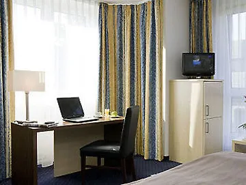 Mercure Koeln Airport Hotel 3*